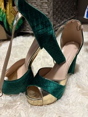 Emerald Green Velvet & Gold Platform Heels - Women